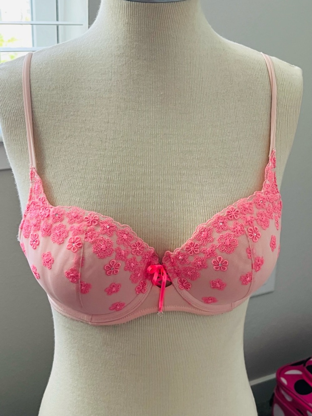 PINK Victoria's Secret Light Pink Floral Embroidered Underwire Bra 36B